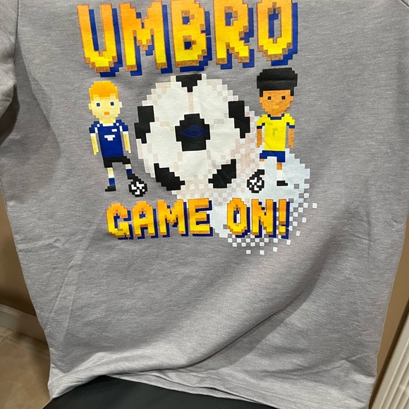 umbro boys large soccer  t-shirt - Picture 2 of 2